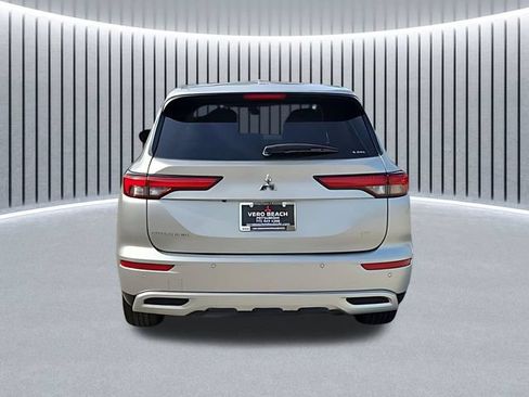 Used 2024 Mitsubishi Outlander SE AWD/4WD image 5