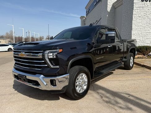 Used 2024 Chevrolet Silverado 2500 LTZ image 5