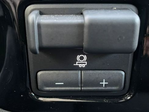 Used 2024 GMC Sierra 2500 SLE w/ SLE Value Package; image 32