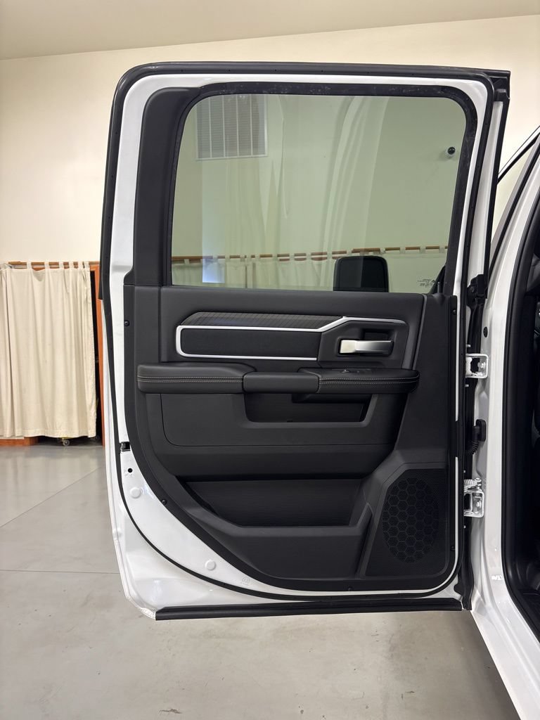New 2026 RAM 2500 Big Horn AWD/4WD image 18