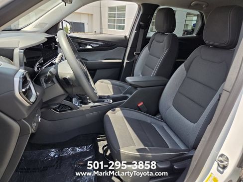 Used 2025 Chevrolet TrailBlazer LT FWD image 9
