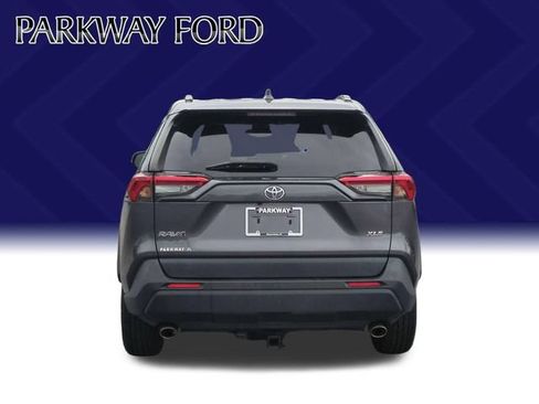 Used 2023 Toyota RAV4 XLE w/ Convenience Package FWD image 4