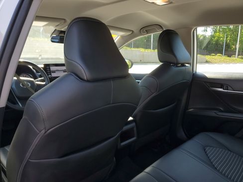 Used 2024 Toyota Camry SE image 10