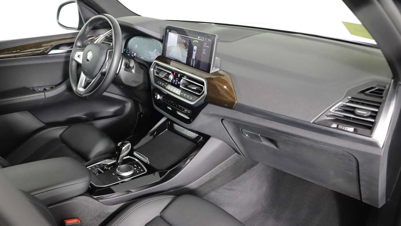 Used 2024 BMW X3 xDrive30i w/ Premium Package w/ZPA AWD/4WD image 9