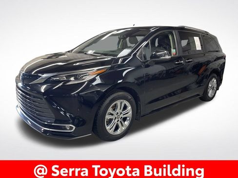 Certified 2022 Toyota Sienna Platinum AWD/4WD image 1