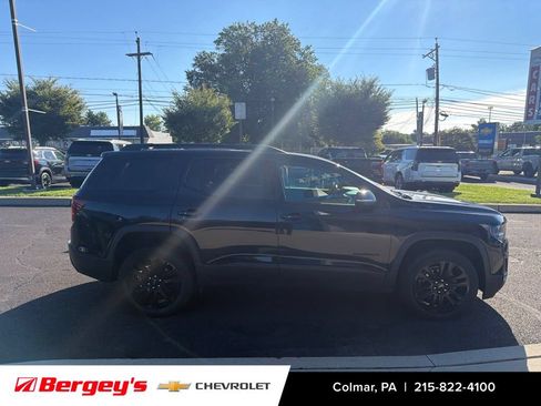 Used 2022 GMC Acadia SLE w/ Driver Convenience Package AWD/4WD image 3
