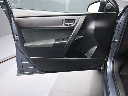 Used 2018 Toyota Corolla LE image 22