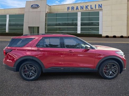 Certified 2025 Ford Explorer ST-Line w/ Premium Package image 8
