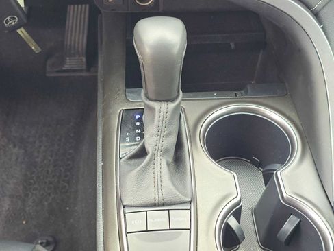 Used 2024 Toyota Camry SE FWD image 30