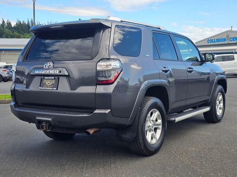 Used 2015 Toyota 4Runner SR5 AWD/4WD image 3