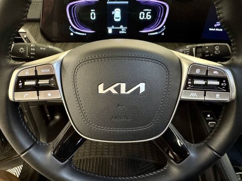 Used 2025 Kia Telluride EX w/ EX Captain's Chair Package FWD image 31