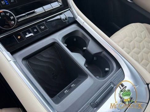 Used 2025 Nissan Armada Platinum RWD image 16