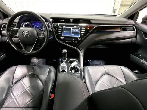 Used 2019 Toyota Camry XLE image 15