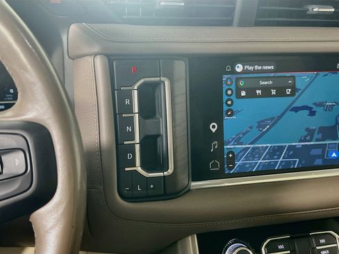 Used 2022 GMC Yukon Denali w/ Advanced Technology Package AWD/4WD image 17