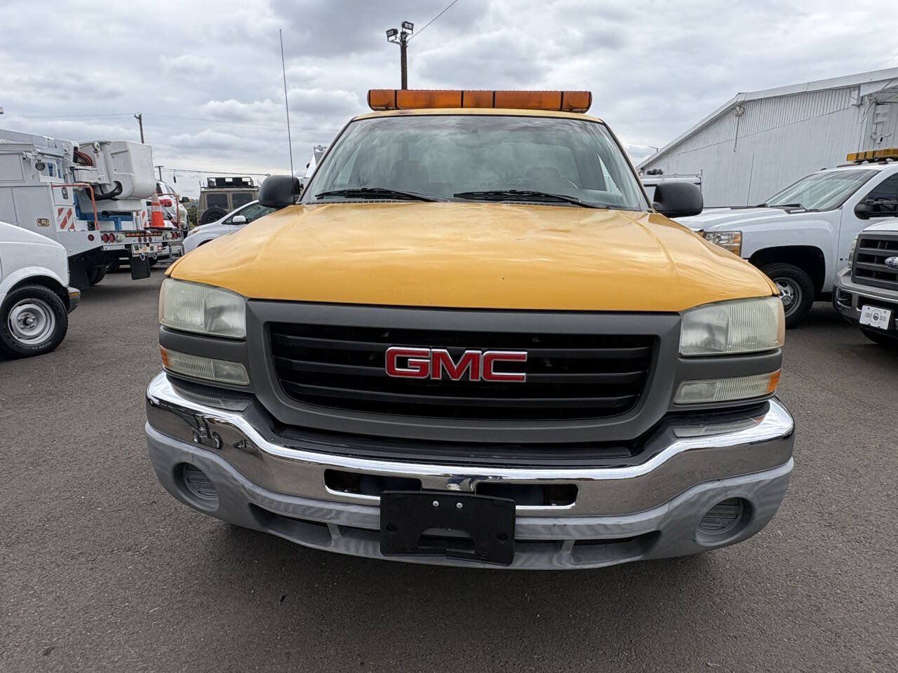 Used 2003 GMC Sierra 2500 W/T RWD image 3