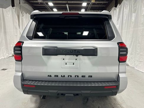 Used 2025 Toyota 4Runner SR5 image 6