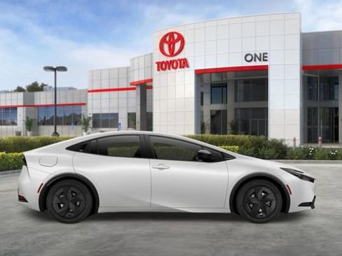 New 2026 Toyota Prius Plug-In Hybrid FWD image 15
