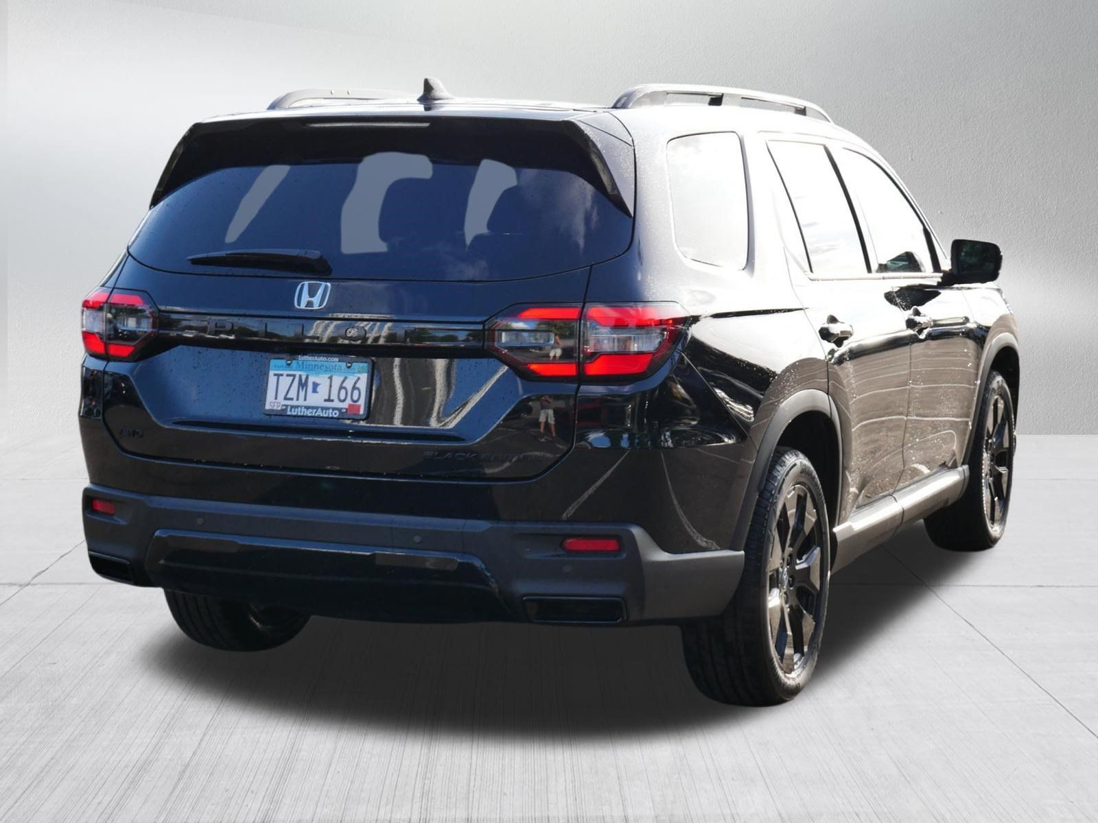 Certified 2026 Honda Pilot Black Edition image 6