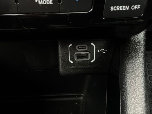 Used 2025 Jeep Compass Trailhawk image 25