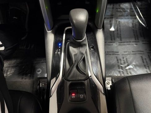 Used 2024 Toyota Corolla Cross XLE image 31