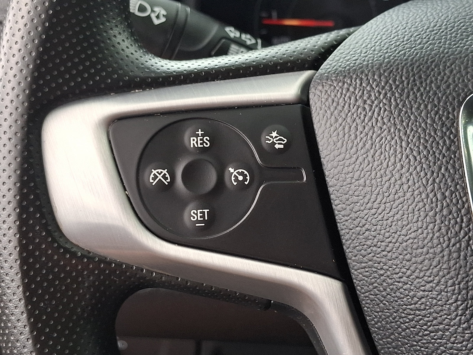 Used 2024 GMC Terrain SLE w/ Driver Convenience Package AWD/4WD image 21