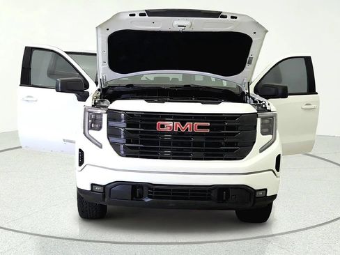 Used 2023 GMC Sierra 1500 Elevation AWD/4WD image 9