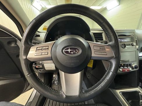 Used 2010 Subaru Outback 2.5i Premium AWD/4WD image 29