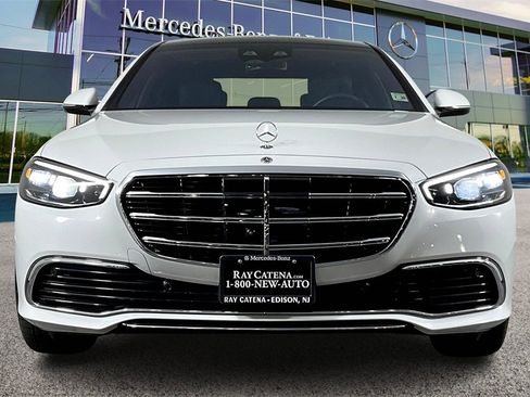 Used 2025 Mercedes-Benz S 580 4MATIC Sedan image 3