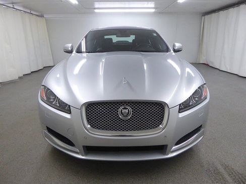 Used 2013 Jaguar XF image 2