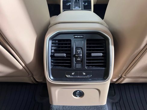 Certified 2024 Porsche Macan S AWD/4WD image 26