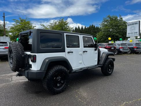 Used 2016 Jeep Wrangler Unlimited Sport w/ Quick Order Package 24S AWD/4WD image 3