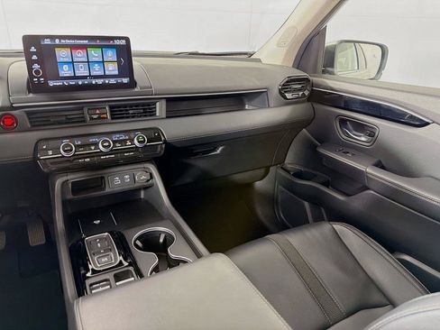 Used 2024 Honda Pilot Touring image 28