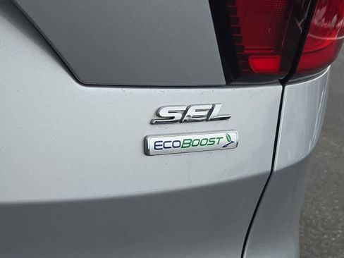 Used 2019 Ford Escape SEL image 19