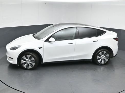 Used 2023 Tesla Model Y Long Range image 42