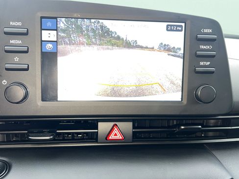 Certified 2025 Hyundai Elantra Sport image 15