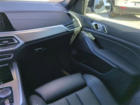 Used 2021 BMW X5 xDrive40i w/ M Sport Package image 19