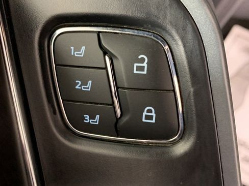 Used 2021 Ford F150 Lariat image 16