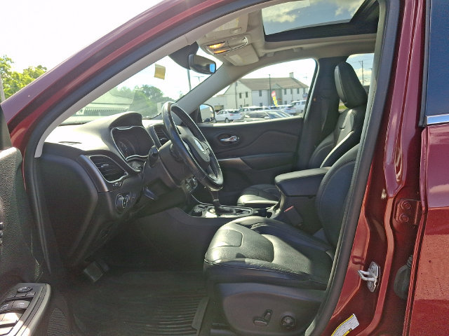 Used 2020 Jeep Cherokee Limited AWD/4WD image 16