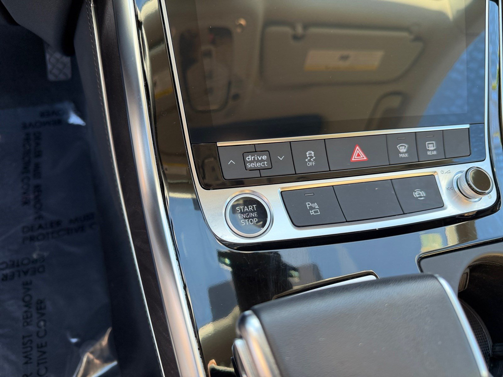 Used 2023 Audi Q8 Premium Plus AWD/4WD image 28
