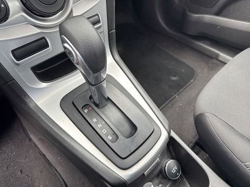 Used 2019 Ford Fiesta SE FWD image 4