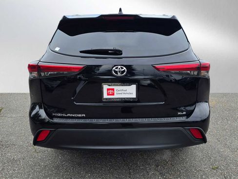 Certified 2022 Toyota Highlander XLE image 4