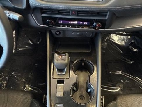 Used 2026 Nissan Rogue SV FWD image 27