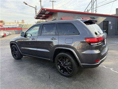 Used 2018 Jeep Grand Cherokee Altitude image 59