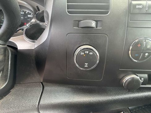 Used 2013 Chevrolet Silverado 2500 LT w/ Interior Plus Package AWD/4WD image 15