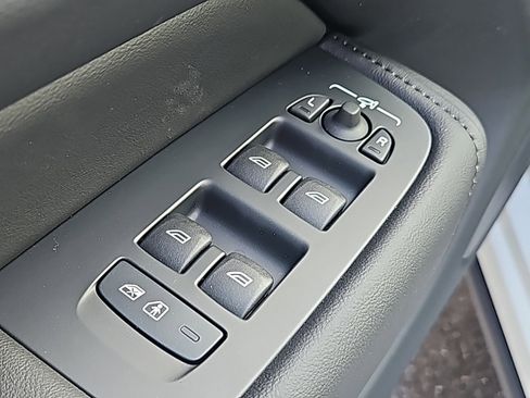 New 2025 Volvo XC60 T8 Plus w/ Climate Package image 17