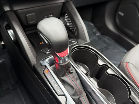 Used 2025 Chevrolet TrailBlazer RS w/ Convenience Package AWD/4WD image 21