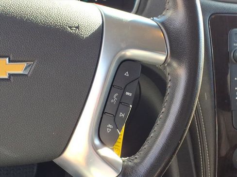 Used 2017 Chevrolet Traverse LT image 18