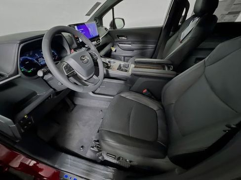 New 2026 Toyota Sienna Limited FWD image 12
