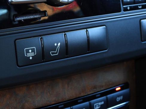 Used 2013 Mercedes-Benz E 350 Luxury image 54