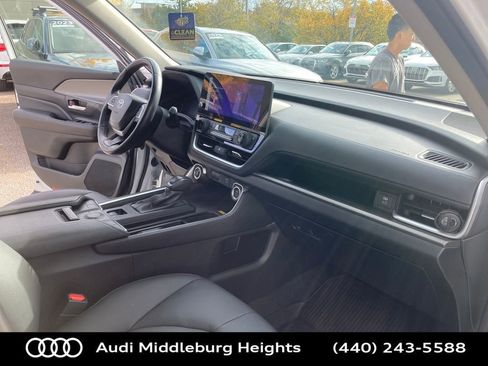 Used 2024 Toyota Grand Highlander XLE image 35